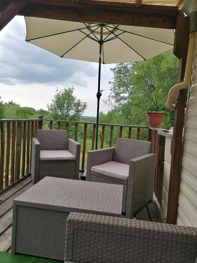 Petit Coin Tranquille Hotel Brengues Campsite